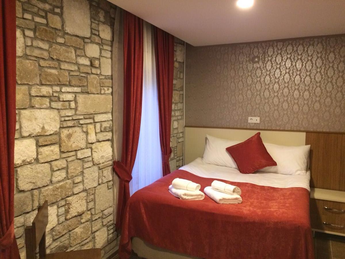 Deniz Hotel Yenifoca Exterior photo